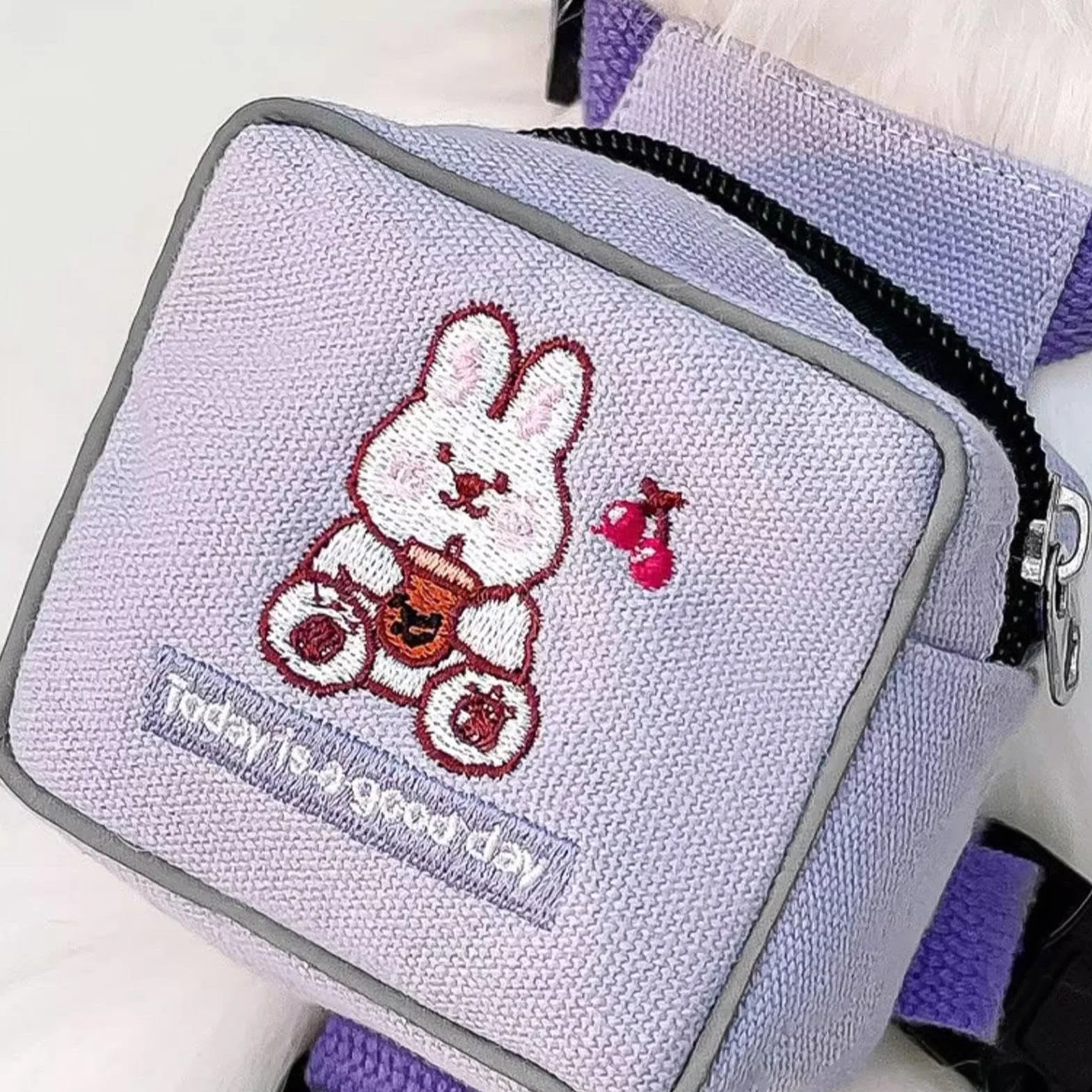 Imbracatura per zaino per cani | Imbracatura da trekking con design animale dei cartoni animati | Borsa da sella regolabile per cani, con motivo colorato con orso, coniglio, dinosauro per viaggi,