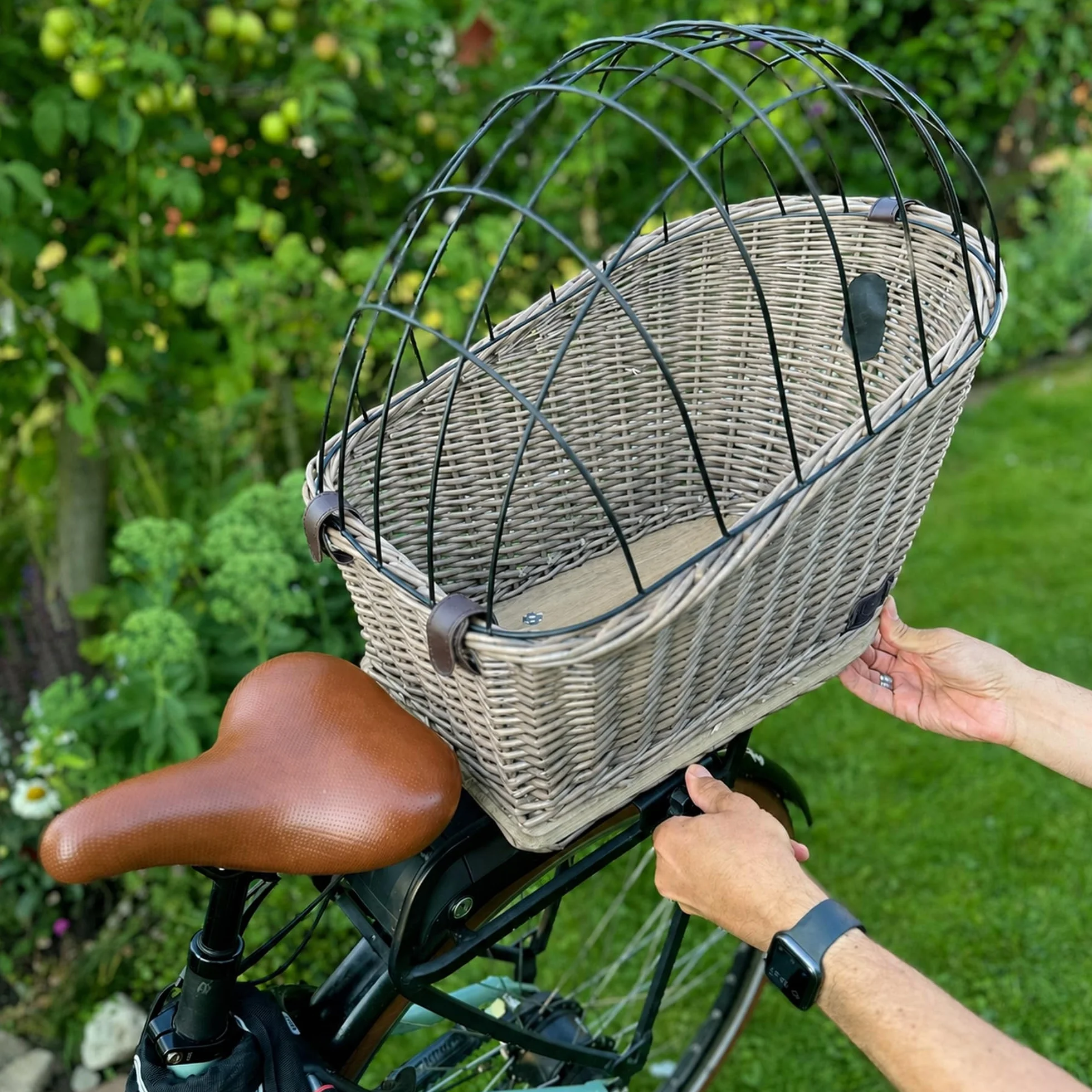 UNUS Cestino per bicicletta per cani in vimini con copertura a griglia e cuscino, grigio