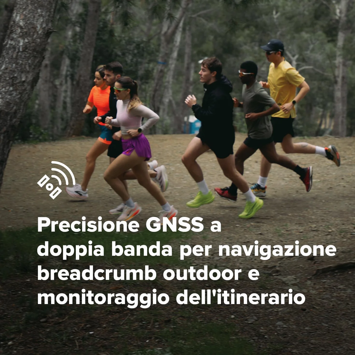 SUUNTO RUN Orologio Sportivo da Corsa, 1,32" AMOLED Touchscreen, Tracker Attività, Smartwatch per Running, GPS Dual Band, Monitoraggio della Frequenza Cardiaca/Sonno, 12 Giorni di Autonomia, Musica