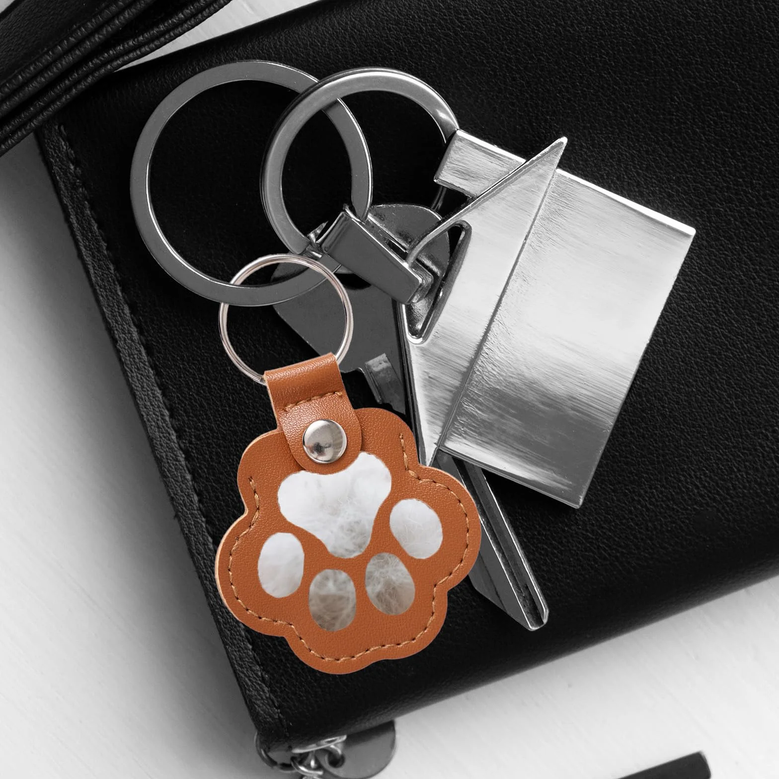 3pz Portachiavi per Peli di Animali, Portachiavi in Pelle a Forma Zampa Conservare Peli di Cani e Gatti Ricordo Commemorativo per la Raccolta Domestici (Bianco, Marrone Chiaro, Marrone Scuro)