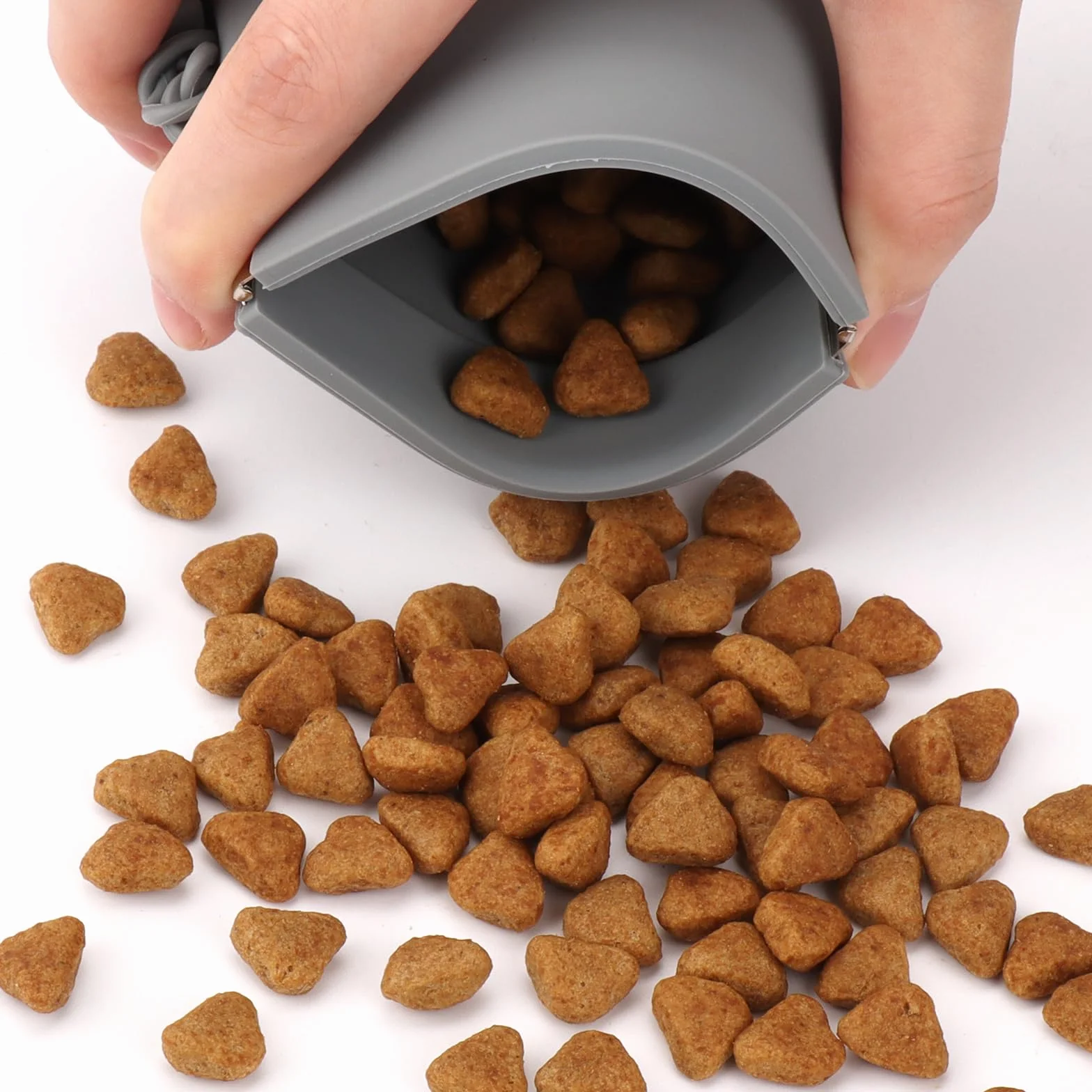 Pochette in Silicone per Dolcetti per Cani, Chiusura Automatica, Con Clicker di Addestramento, Camminata per Gatti, Formato Tascabile, Grigio Scuro