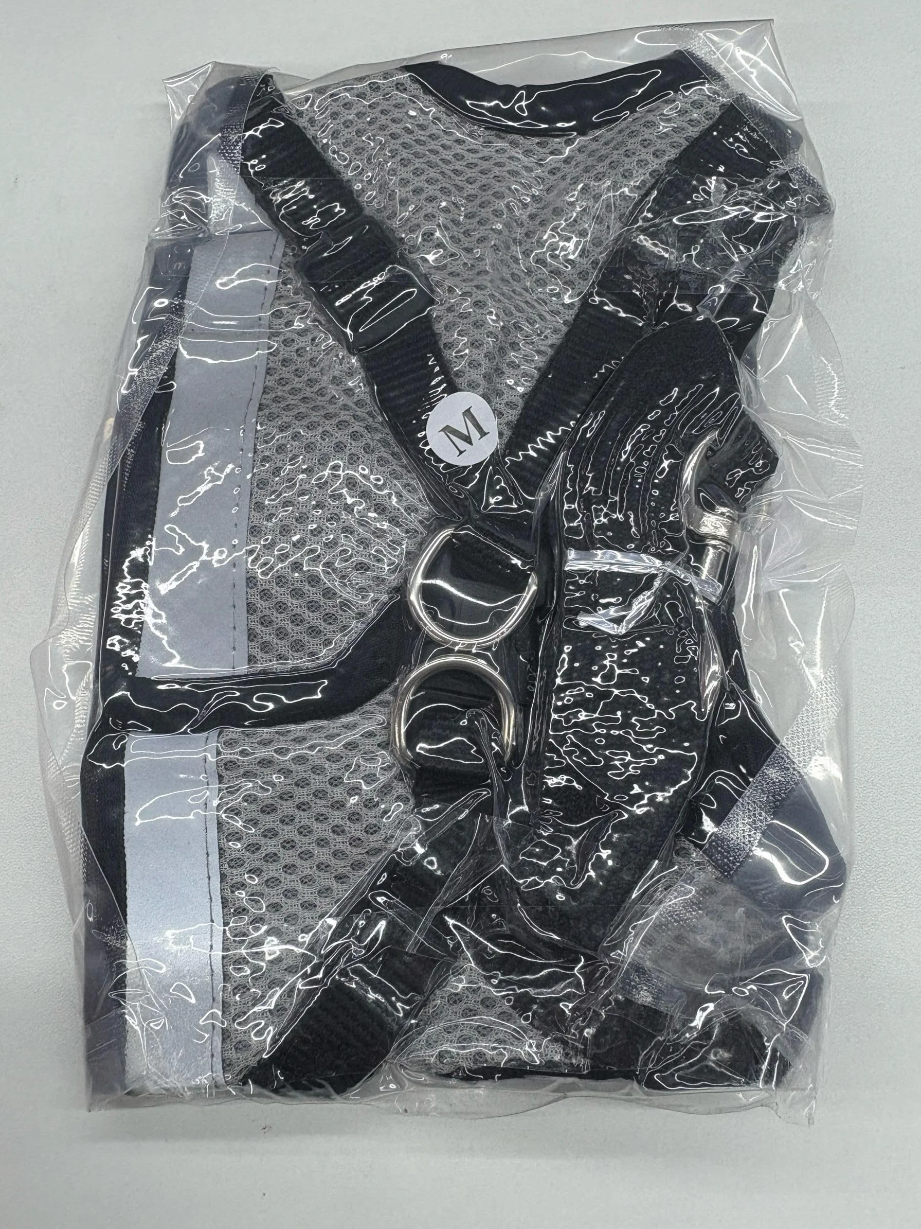 AUYAO Pettorina per Gatti– Set Antifuga Regolabile e Traspirante per Gatti Piccoli/Medi, Design Riflettente per Passeggiate Notturne, Comfortevole e Sicuro (Grigio-Nero, S)