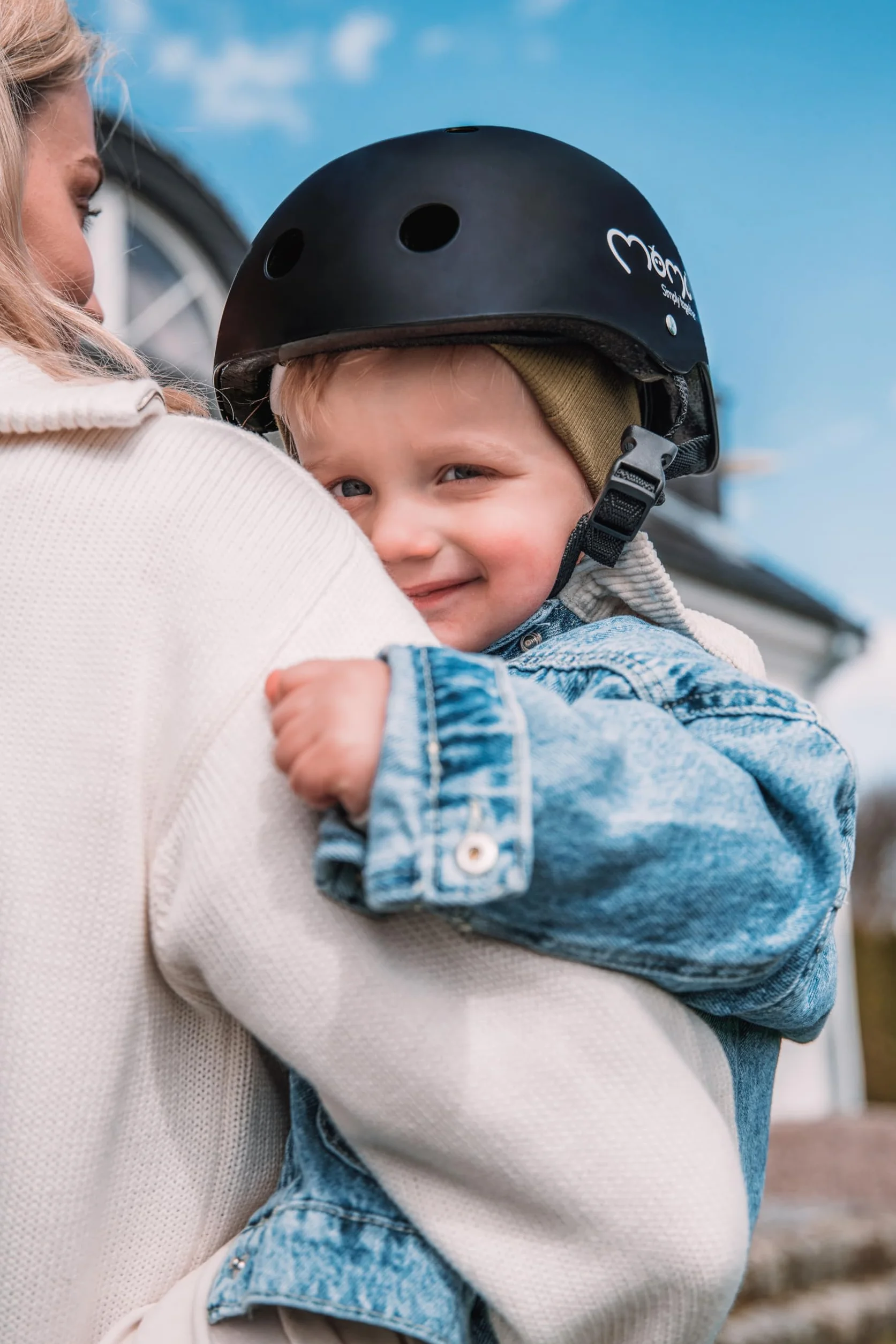 MoMi MIMI Casco per bambini regolabile, circonferenza testa 48-55 cm (1-4 anni), casco da bicicletta per bambini resistente agli urti e agli impatti, 11 prese d'aria, imbottitura in schiuma