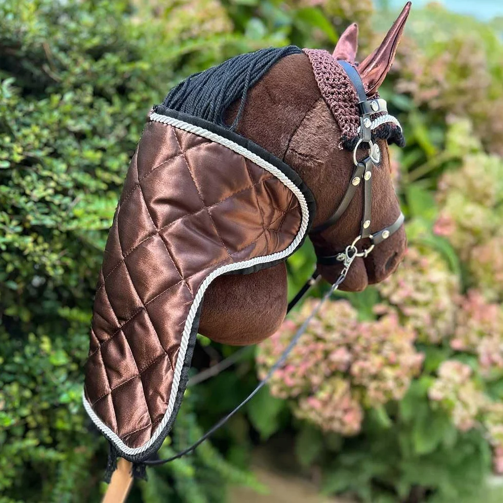 Set di accessori marrone cioccolato per Hobby Horse e cavallo stick: cavezza muta con cordino + coperta + berretto anti-mosche