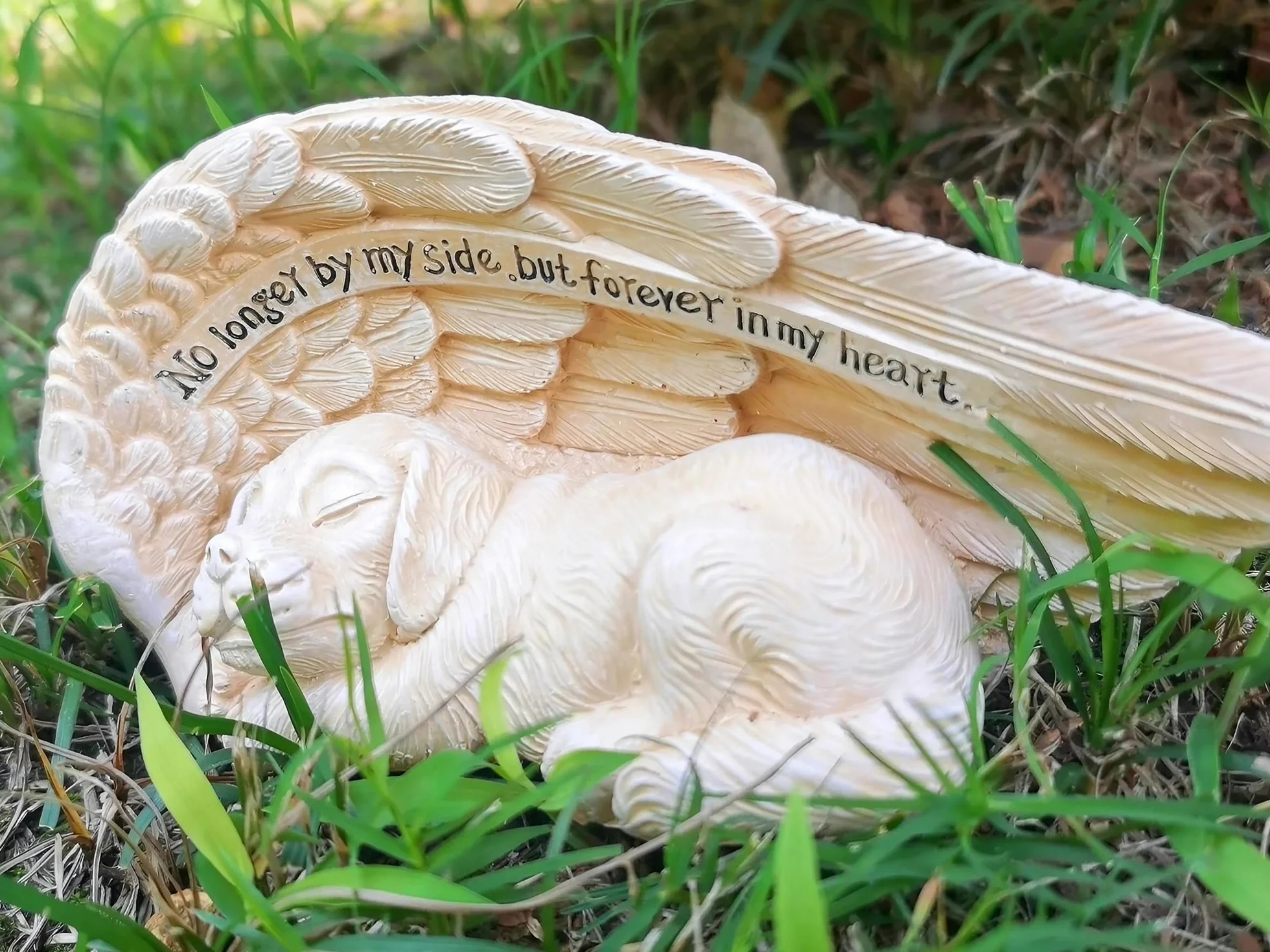 Decorazione per tomba con angelo e cane, resistente alle intemperie, per cani, decorazione commemorativa per cani, statuette per cani con ali d'angelo, statua di animali in resina.
