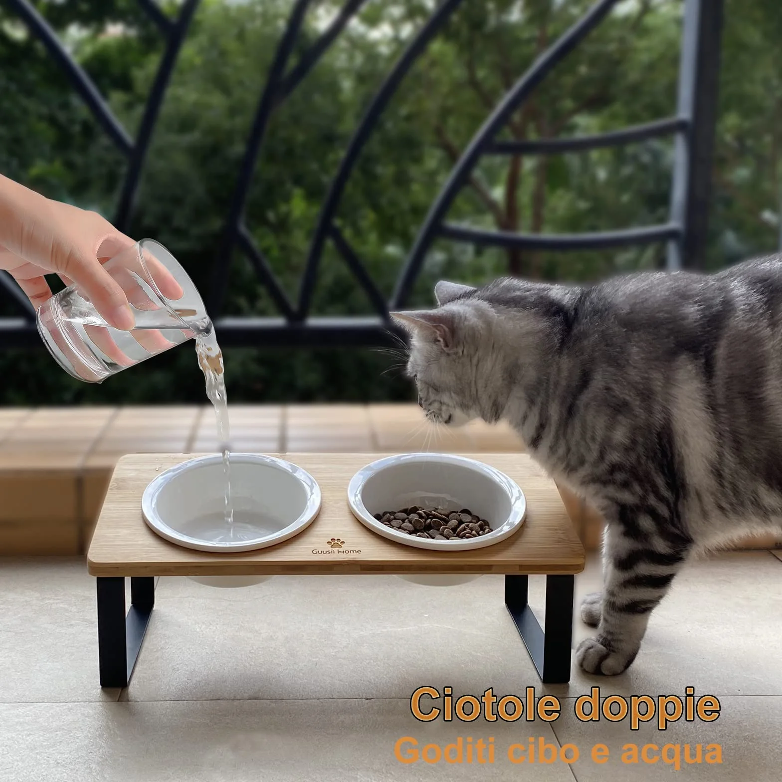 GUUSII HOME Ciotole per Gatti Rialzate Ciotola Gatto Ceramica Legno 15° Inclinate Gatto Set di Doppio Ciotole per Alimenti Ø14cm con Supporto in Bambù Inclinato Antiribaltamento (Colore legno)