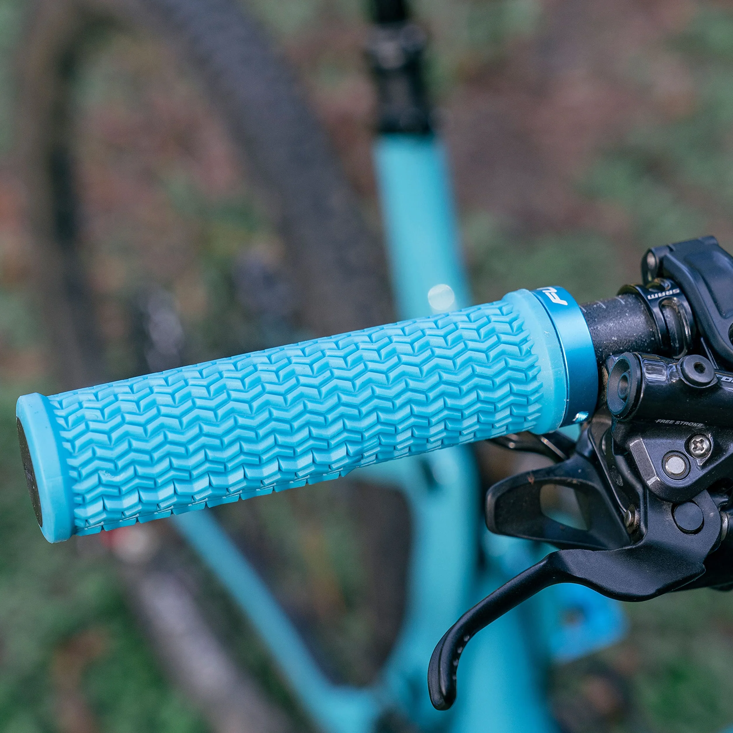Funn Holeshot Manopole per Mountain Bike con Chiusura Singola, Diametro Interno di 22 mm, Manopole Resistenti alle Estremità Indurite