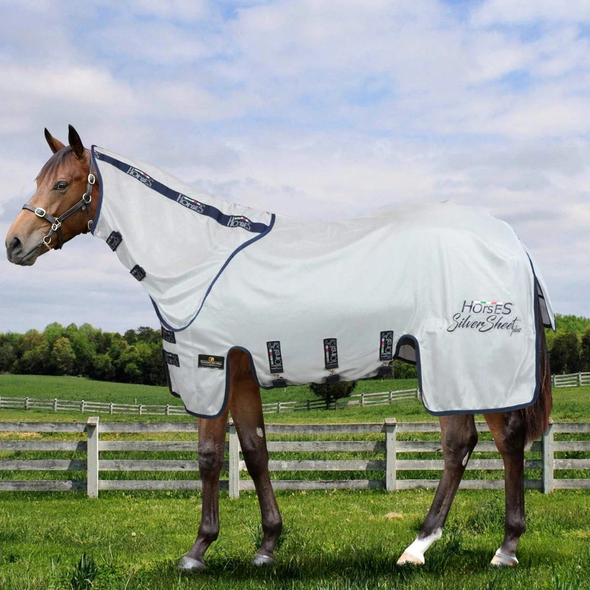 Horses, Coperta Antimosche in Rete Silver Sheet Plus, per la Stagione Estiva, Riflette Luce e Calore, Tessuto in Rete Fitta Contro Mosche ed Insetti, 155 cm