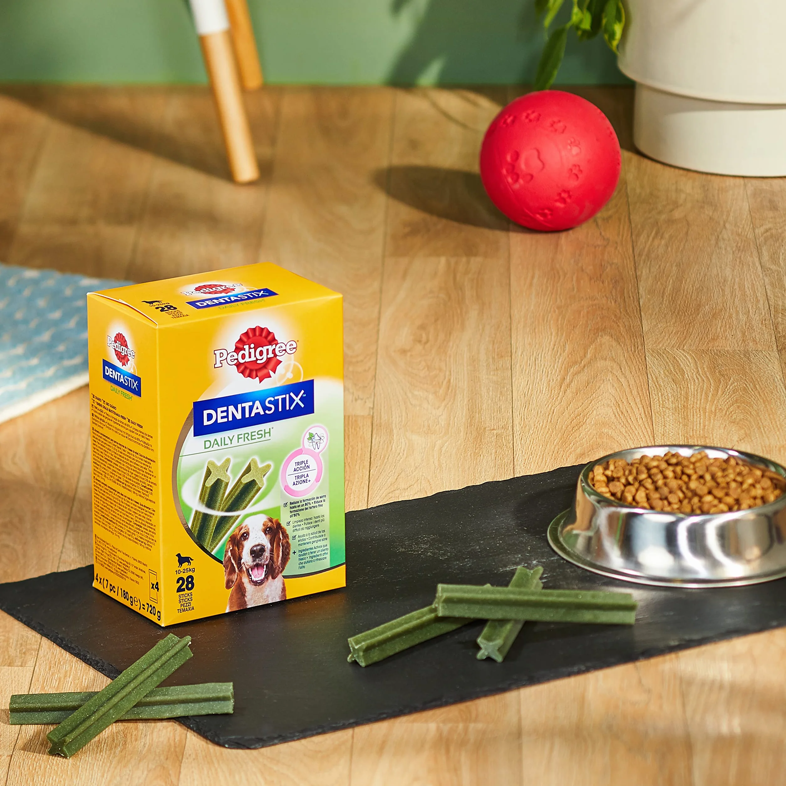 Pedigree Dentastix Fresh 112 Snack per La Igiene Orale (Cane Medio 10-25 kg) 180 G 28 Pezzi - 4 Confezioni da 28 (112 Pezzi Totali)