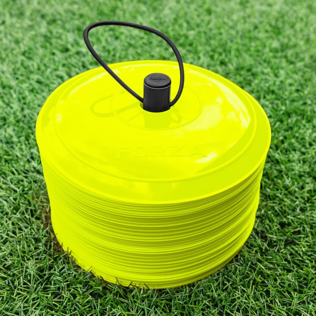 FORZA Coni Marcatori Sportivi Piatti [10 Colori] | Pacco da 50 | Altamente Resistenti - Perfetti per Calcio, Hockey, Rugby & Altro Ancora