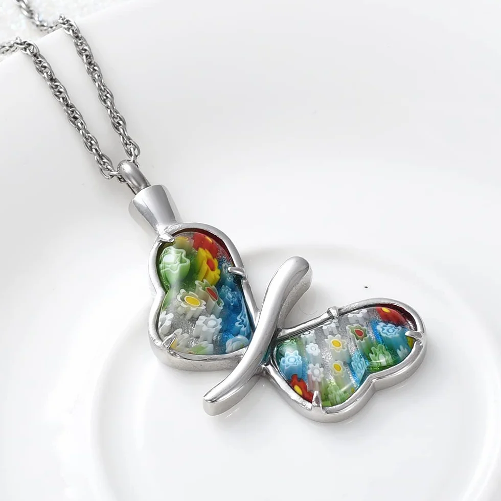 Collana con urna a forma di farfalla, in acciaio inossidabile, gioiello per donne e uomini, con ciondolo commemorativo per ceneri, ricordo funebre