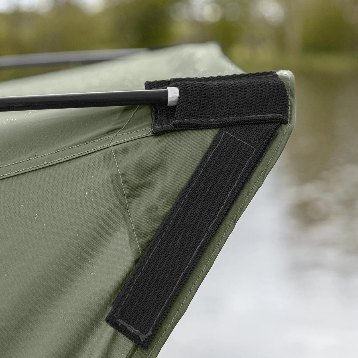 ATLAS Tenda Da Pesca Bivvy Carpfishing con Pali In Vetroresina e Borsa Inclusa