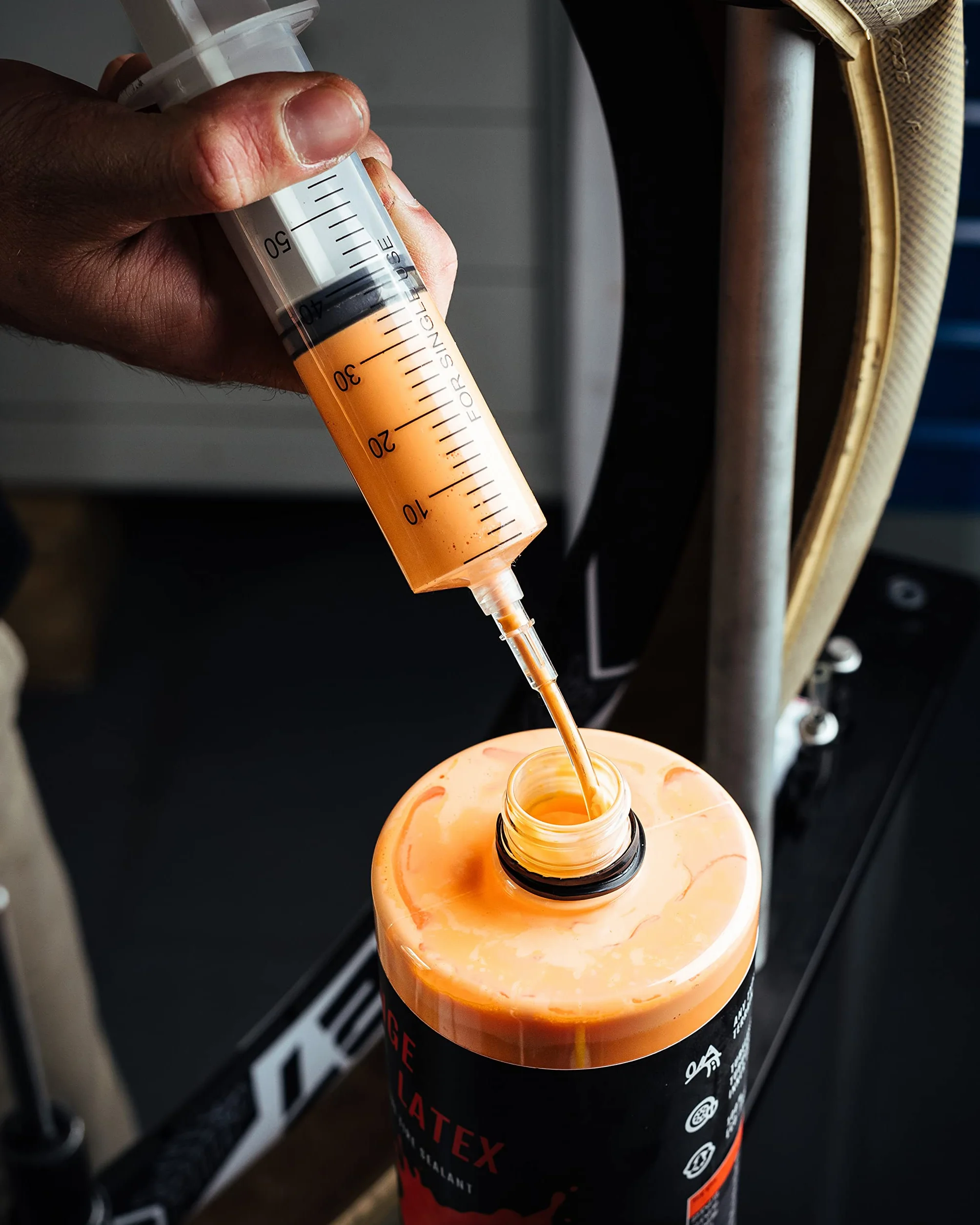 PMP Orange Latex - Lattice Liquido Sigillante Antiforatura per Coperture Tubeless MTB e STRADA. La Tua Assicurazione Contro le Forature.