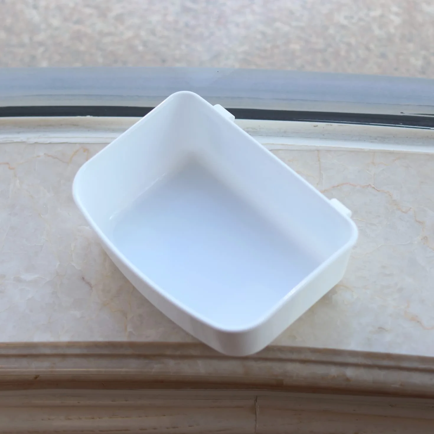 Yxmohala Vasca da Bagno per Uccelli 2 Pezzi Mangiatoia Sospesa con Gancio 12,8 x 9,1 x 4,6 cm