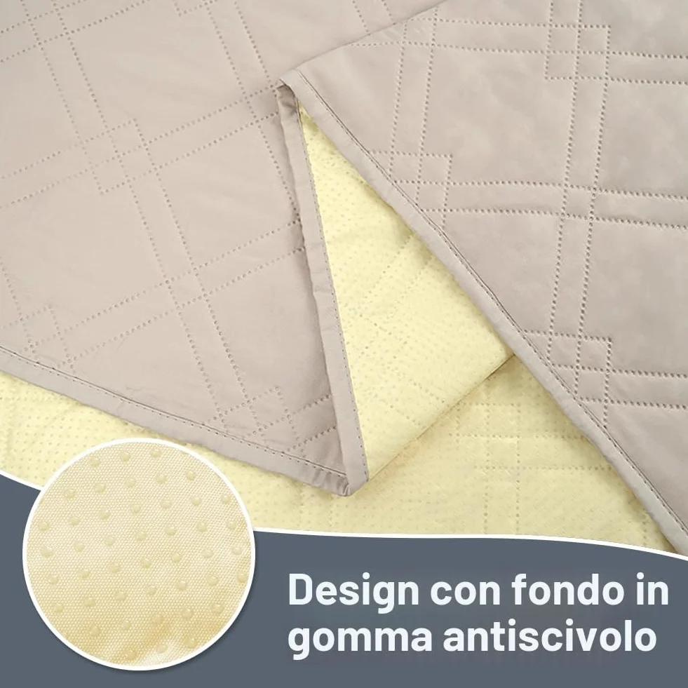 Copridivano Impermeabile per Cani Antiscivolo 3 Posti 132 x 208 cm Crema