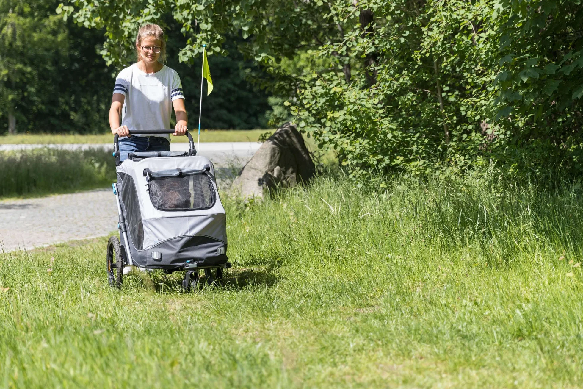 TRIXIE Ruota anteriore buggy per rimorchi cane – Aggancio Quick-Click – Snodo 360° per manovrabilità – Conversione rimorchio in buggy – Per #12794–12799