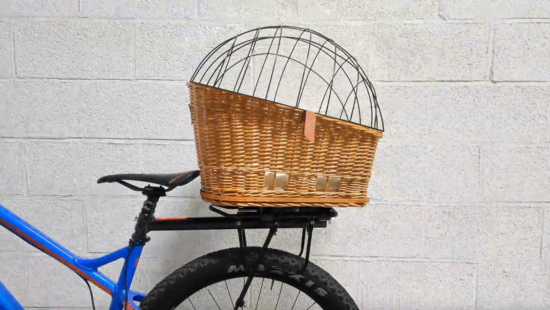 Cestino per bicicletta posteriore in vimini, per cane o gatto, da fissare sul portabagagli