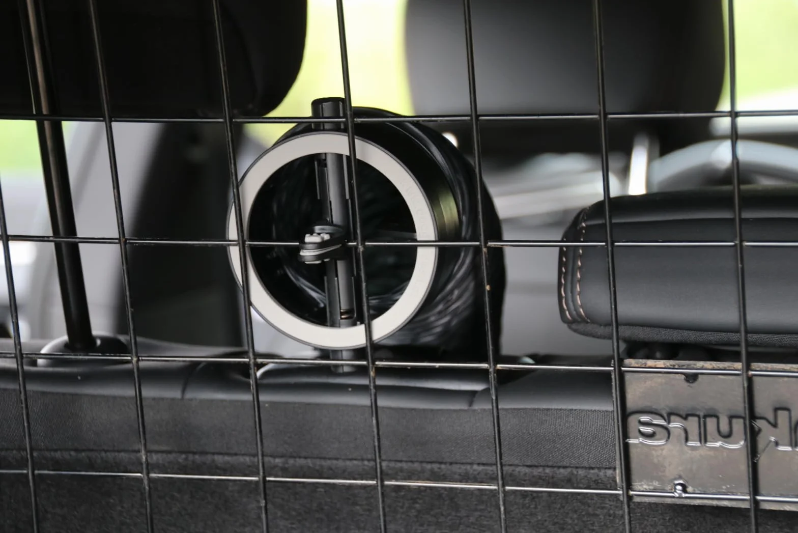 Doggyfresh - Sistema di ventilazione per cani per l’auto (grigio)