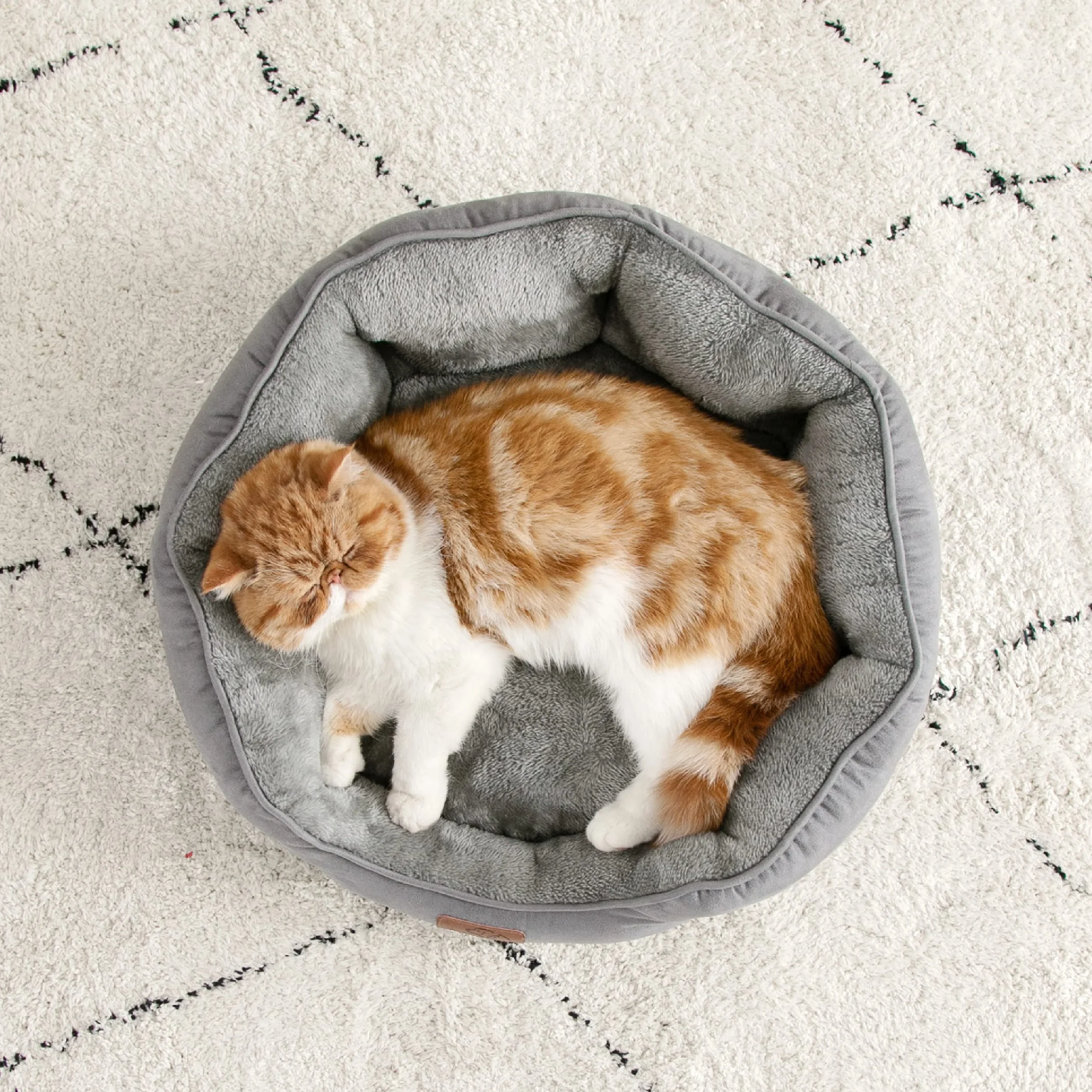 Bedsure Letto per Cani Lavabile Rotondo Antiscivolo Grigio 51x48x15cm