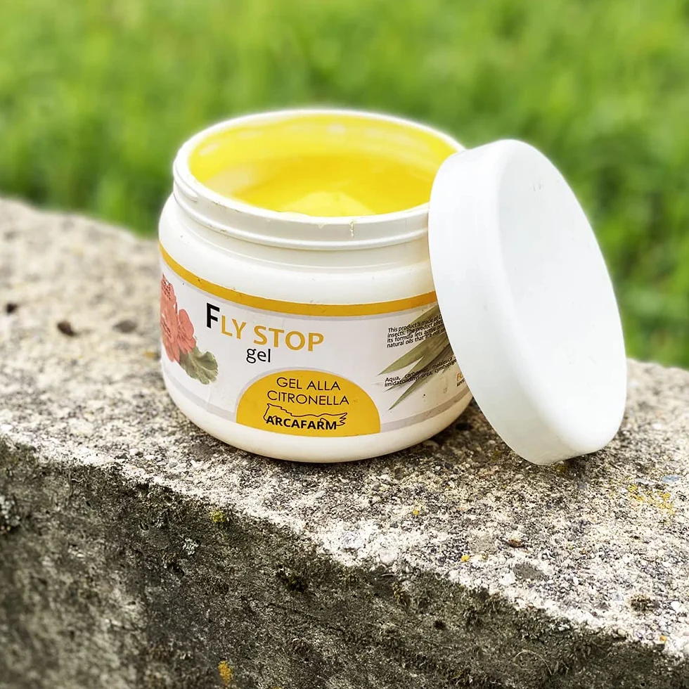 Gel Repellente Naturale per Cavalli Citronella Geranio e Tea Tree 500 ml Fly Stop, per zone delicate occhi orecchie naso perineo, Crema protezione Insetti Mosche Zanzare - Made in Italy