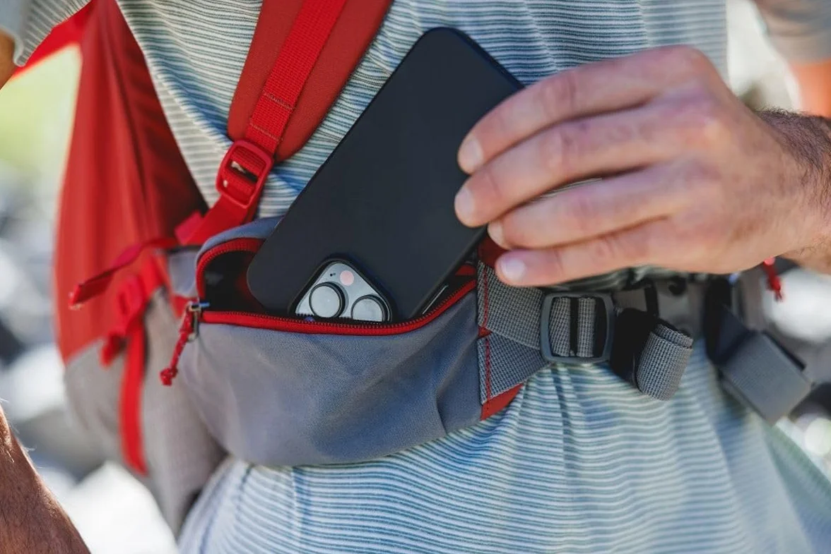 Ruffwear, Hitch Hiker - Zaino per cani, a mani libere, con rete traspirante, imbottitura in schiuma EVA, poliestere resistente, design leggero per cani di piccola taglia, argilla rossa, piccola