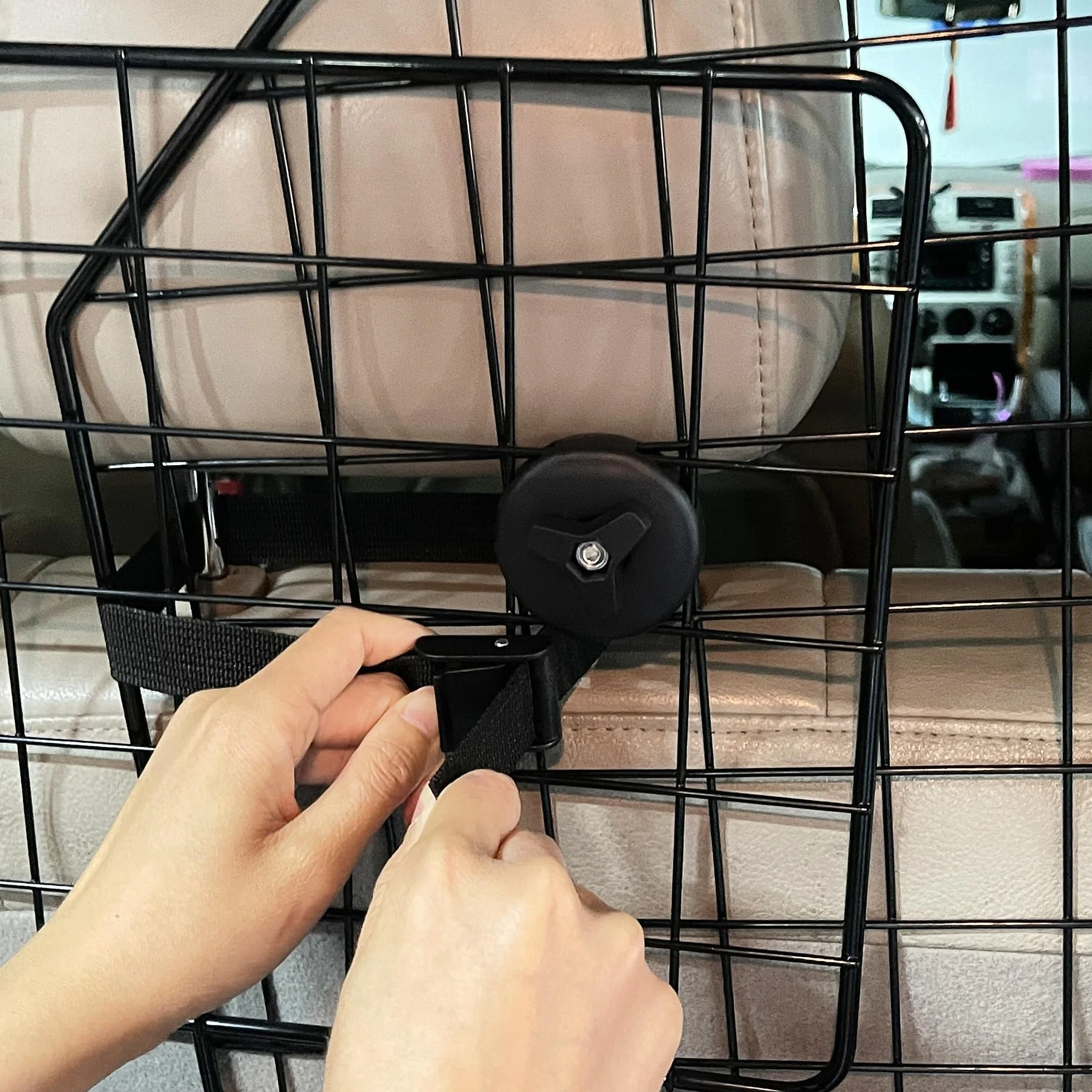 PawHut Griglia Divisoria Auto per Cani Universale, Barriera per Cani con Larghezza Regolabile e Pieghevole, 93-150x42cm, Nero