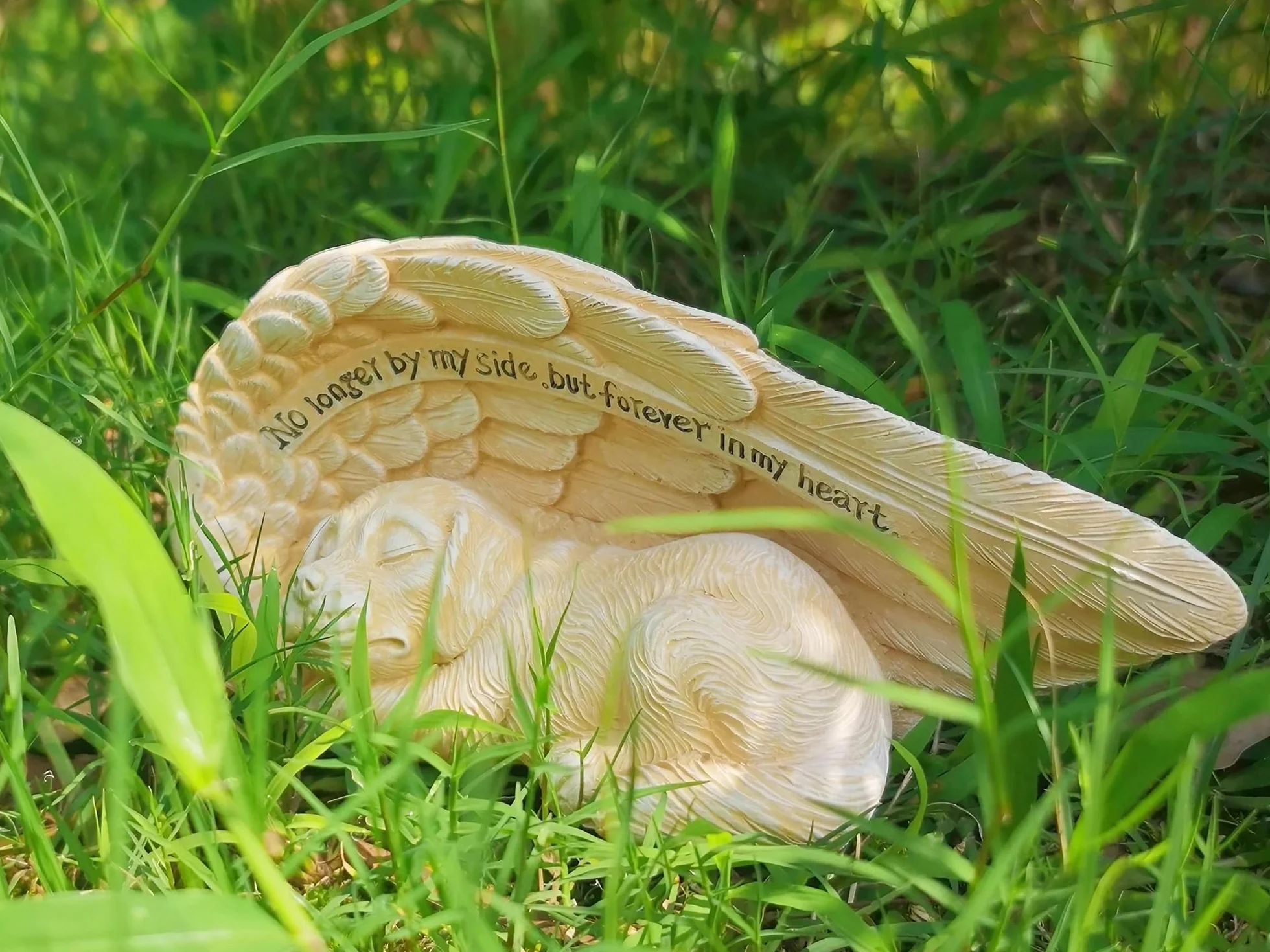 Decorazione per tomba con angelo e cane, resistente alle intemperie, per cani, decorazione commemorativa per cani, statuette per cani con ali d'angelo, statua di animali in resina.