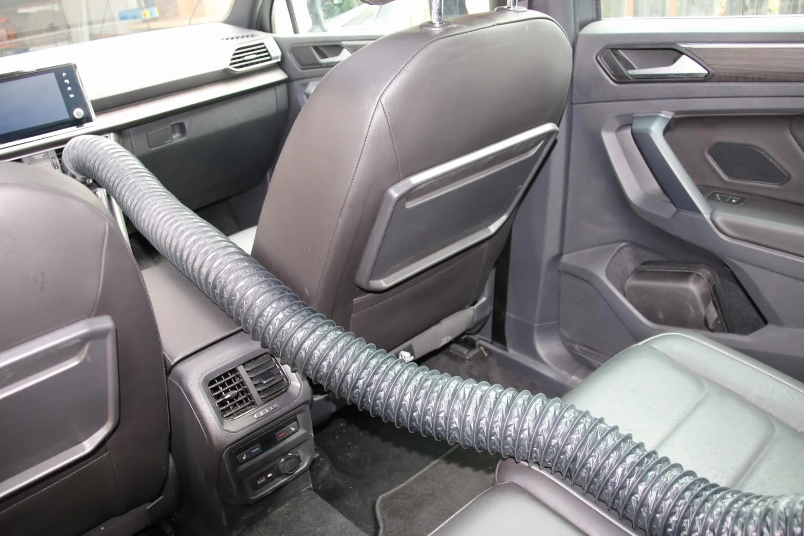 Doggyfresh - Sistema di ventilazione per cani per l’auto (grigio)
