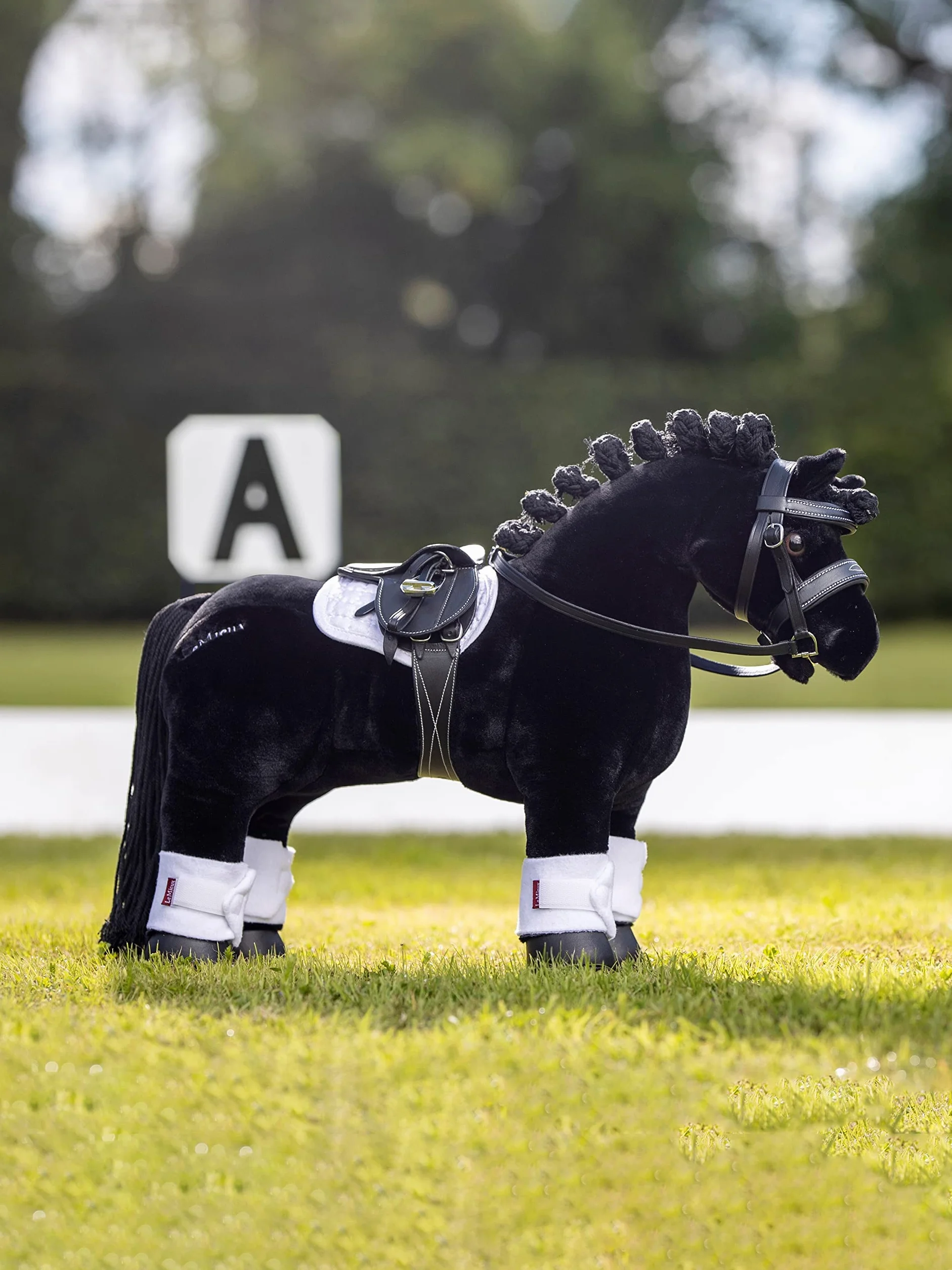 LeMieux Sella giocattolo per pony, in pelle a grana fine, adatta per bambini dagli 8 anni in su, colore: Nero