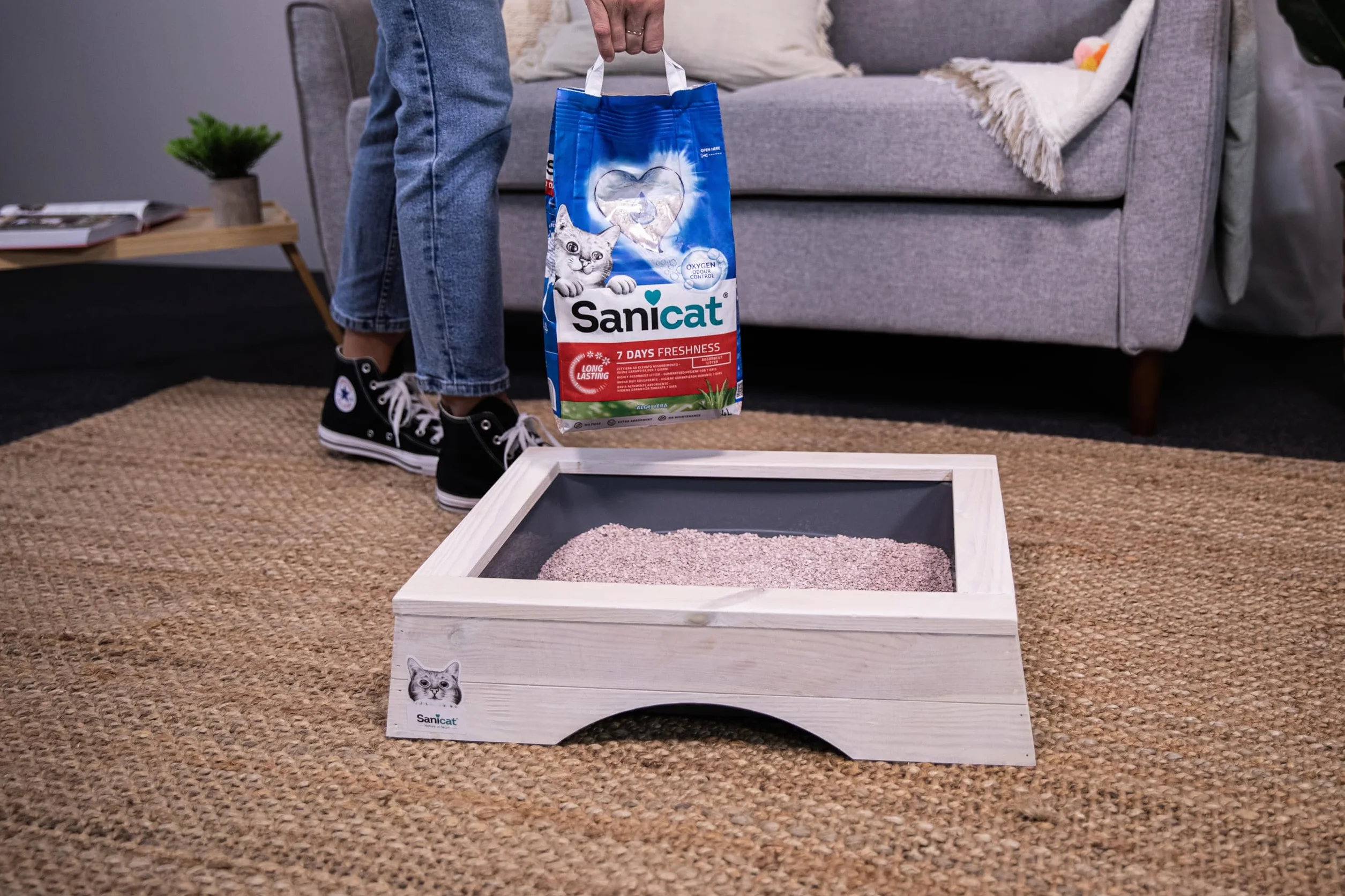 Sanicat Lettiera per gatti Classic con Aloe Vera 4 L Controlla odori 7 giorni Assorbimento rapido