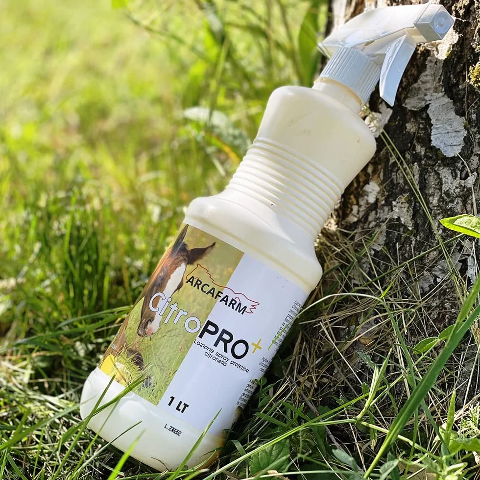 Repellente Naturale Spray alla Citronella per Cavalli 1 lt Citropro, anti Parassiti Mosche Tafani Zanzare Flebotomi Zecche, Protezione Lunga Durata, Lozione per Insetti Molesti, 100% Made in Italy