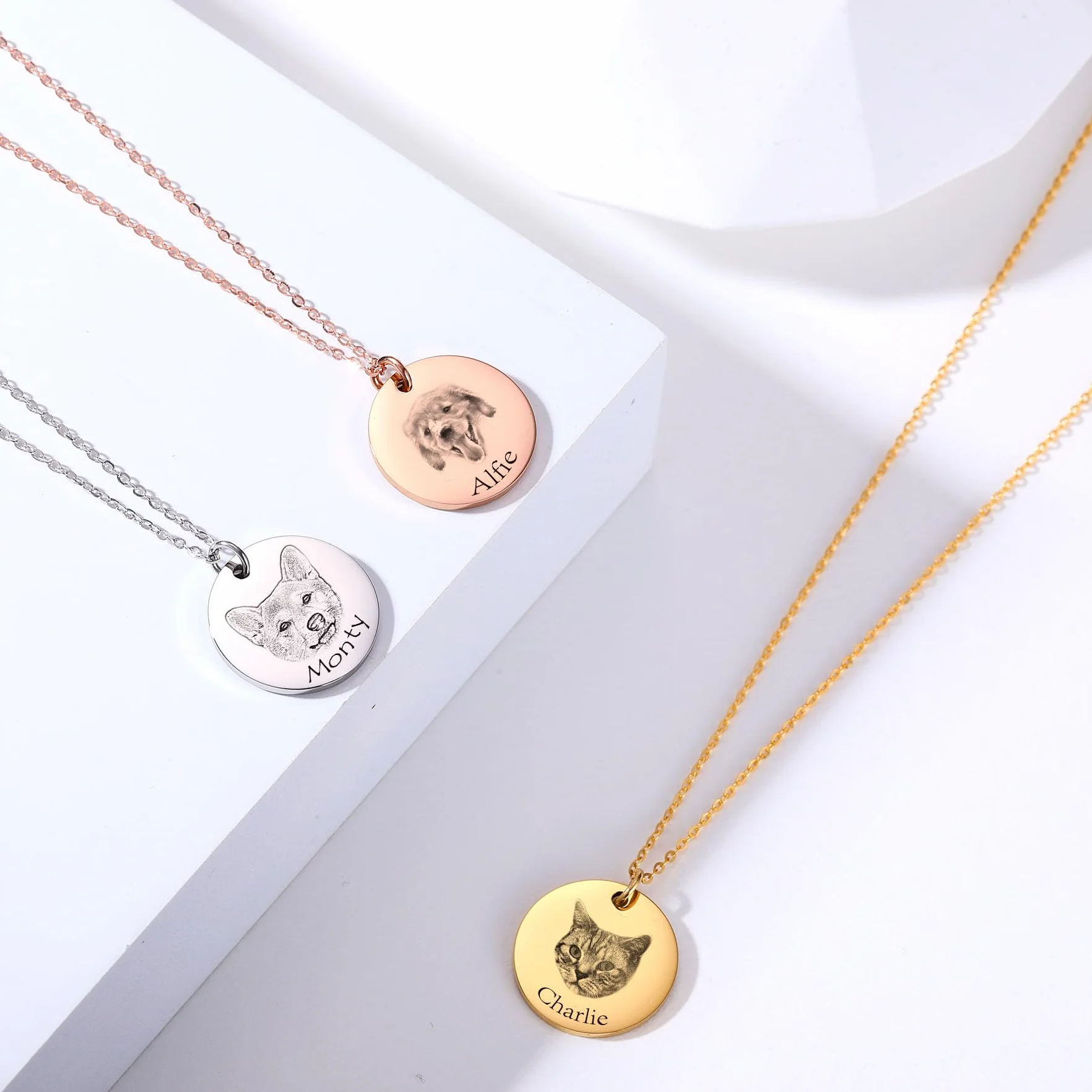 Collana Personalizzata con Ritratto di Animale Domestico Inciso Cane Gatto