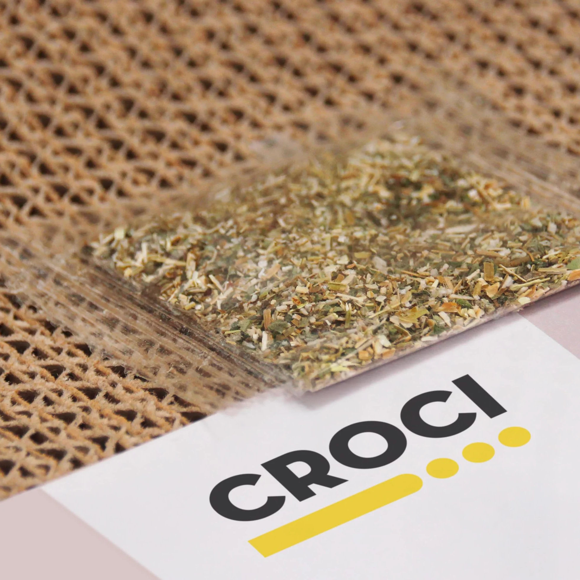Croci -Tiragraffi per gatti in cartone, 2 strati riversibili, con piedini antiscivolo, inclusa busta di erba gatta, stile Fiori, 48x25x5 cm