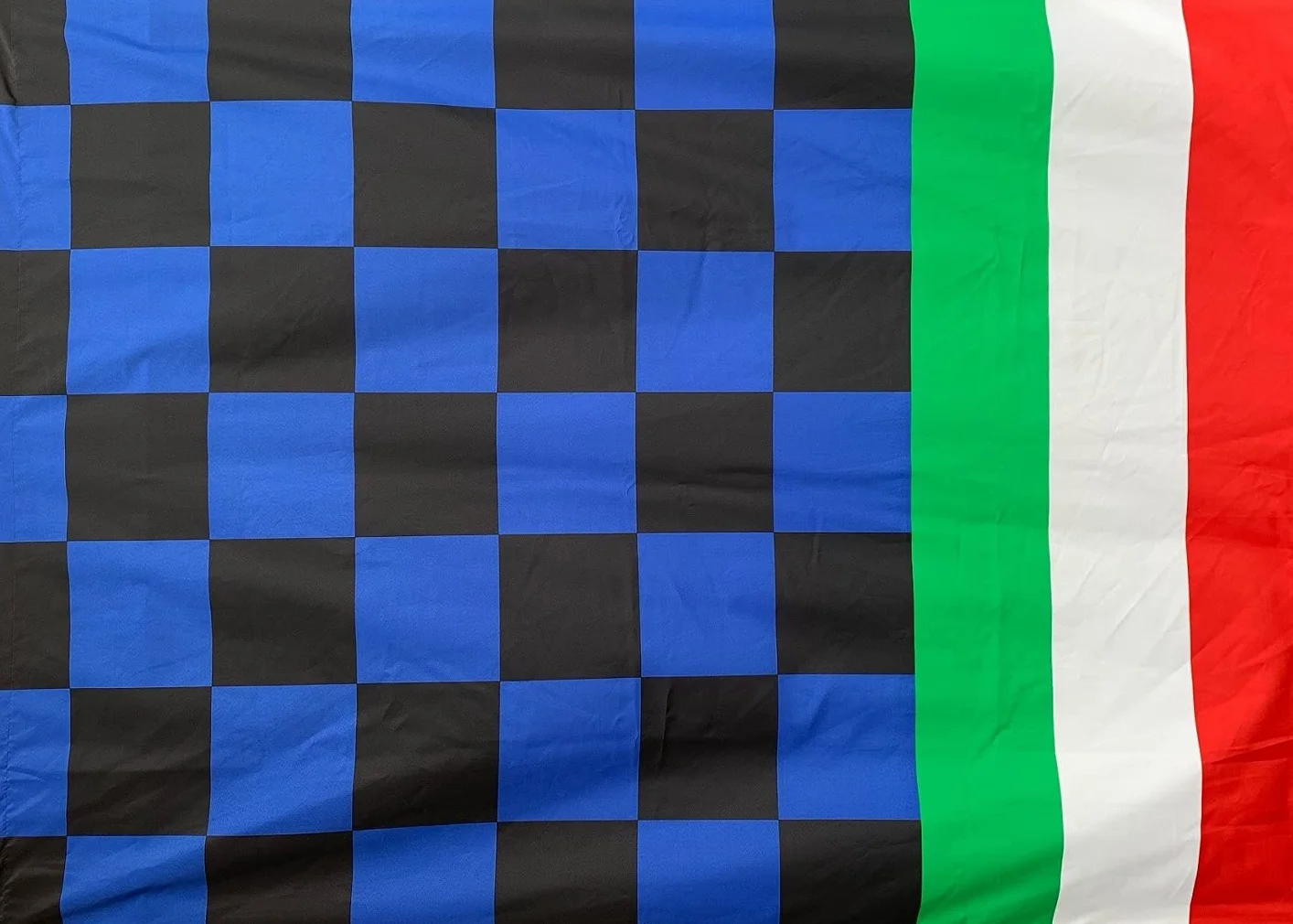 Bandiera colori nera ed azzurra cm. 140 x 110 con banda tricolore per tifoso stadio BGNATRIC140