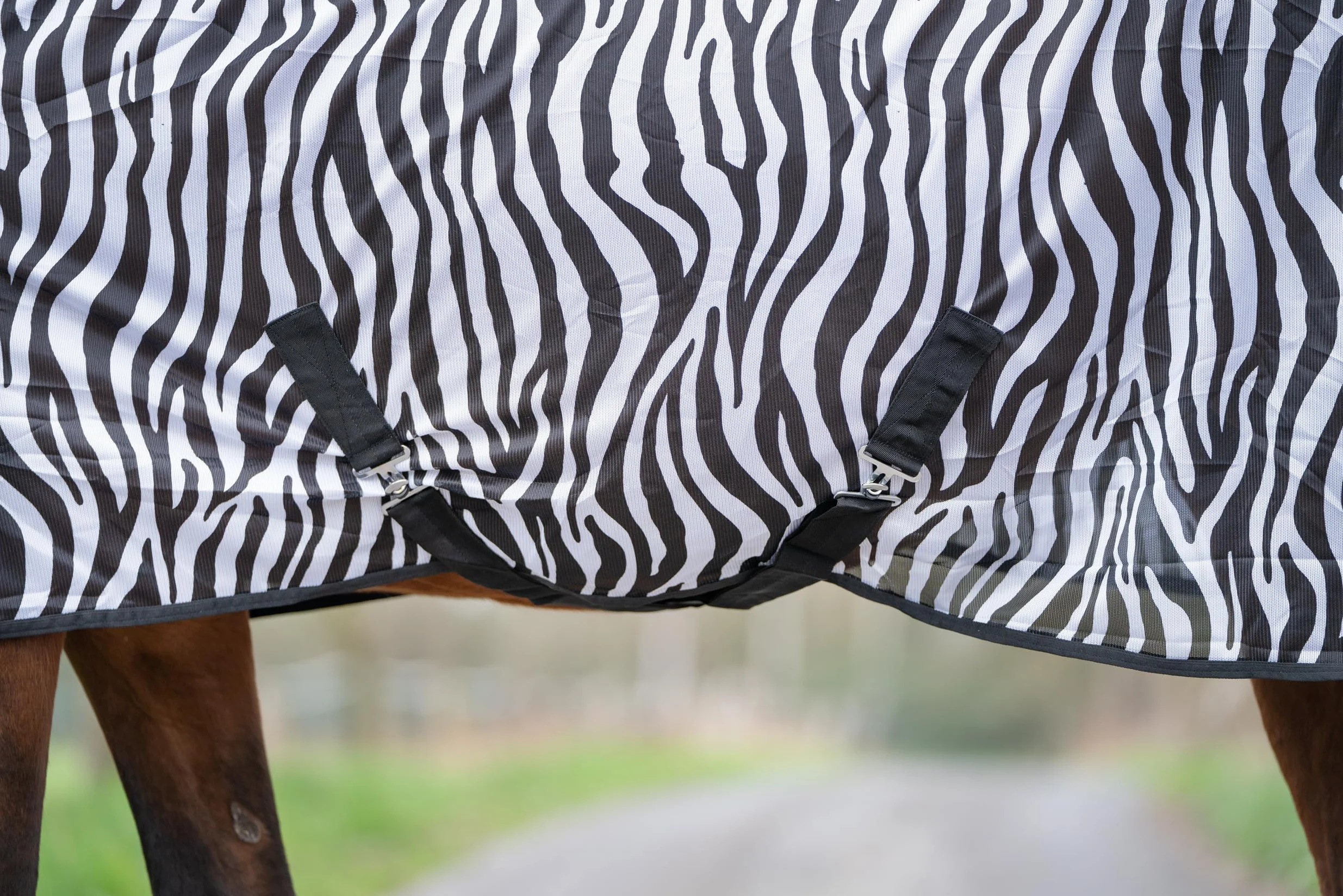 HKM 4668 Zebra - Coperta per cavallo, con cintura incrociata, 145 cm
